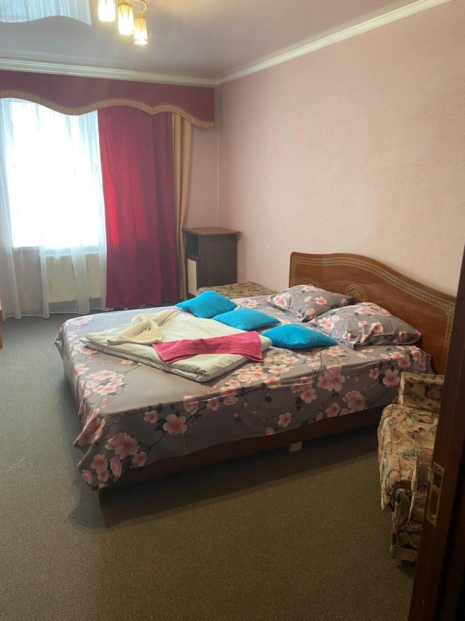 Апартаменти В Парку Uman Exterior foto